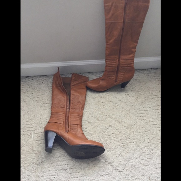 Boots - Picture 1 of 4